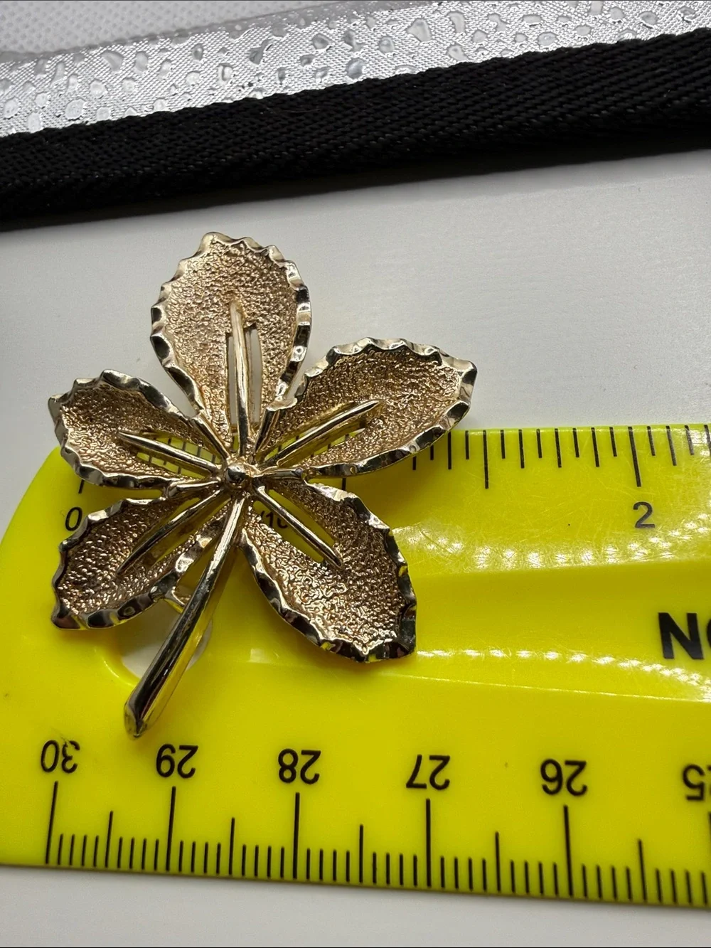 Vintage Sarah Cov Gold tone Flower Leaf Brooch Pin